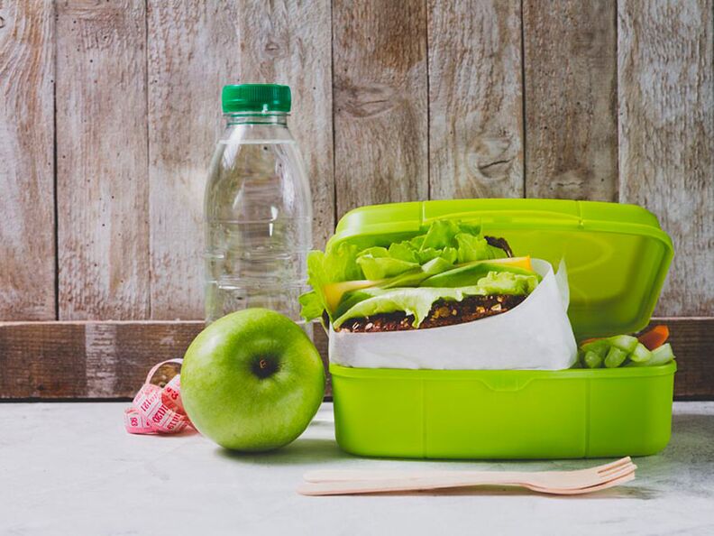 Apple, Water ug Salad