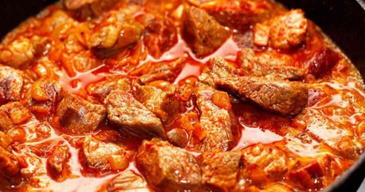 stew sa karne sa protina nga pagkaon